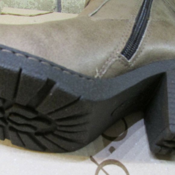 B.O.C BORN ALICUDI ANKLE BOOTS TAUPE WOMENS - Picture 7 of 7